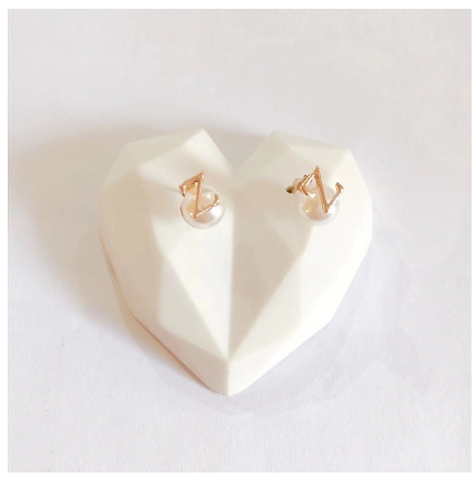 Fashion Jewelry Bangkok Rose Rold Plated Pearl Letter Stud Earrings Hikaw for Women Z
