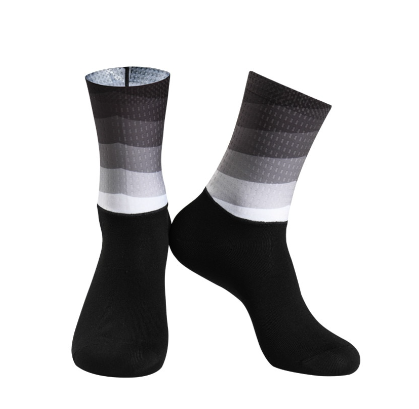 New Summer Aero Cycling Socks Silicone Seamless Stitching Gradient Road Bike Socks Running Socks
