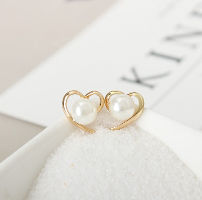 Fashion Elegant Women Love Heart Pearl Stud Earrings