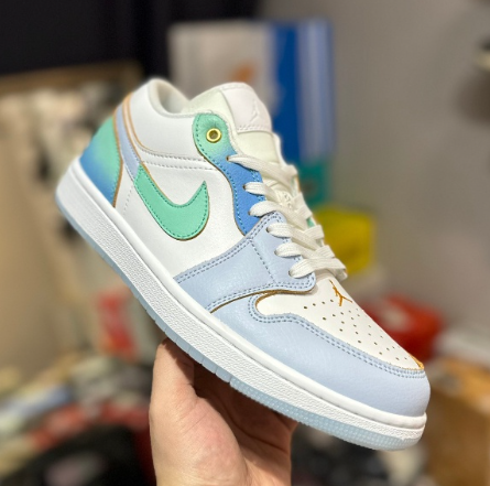 Sports Skateboard Shoes FN8899-131 Jordan 1 Bass "Emerald Rise"-top