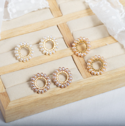 Freshwater pearl earrings plated with 18k gold earrings