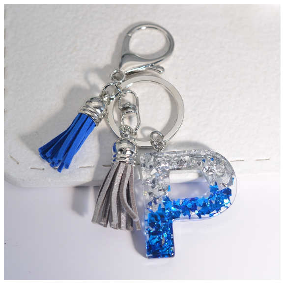 Exquisite 26 Initials A to Z Sea Glacier Resin Keychain Sequin Filling Keyring Blue Gray Tassel Pendant Handbag Accessories Gift P