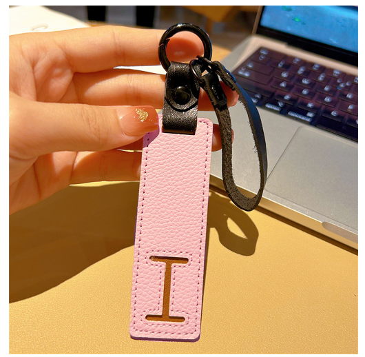 Creative PU Leather Letter Keychains Fashion Colorful Square Alphabet Keyrings Car Key Holder Accessories Bag Ornament Gifts